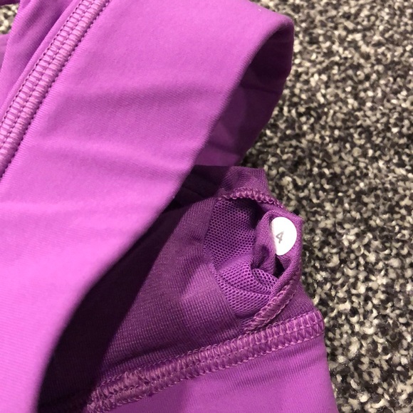 Lululemon sports bra - Picture 3 of 3